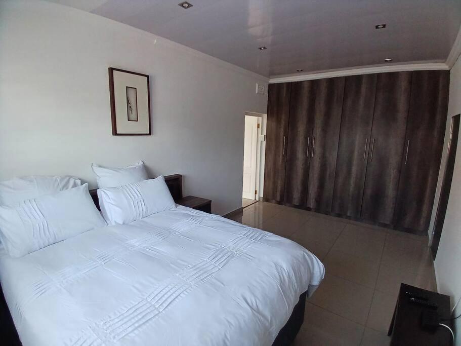 One Bedroom Apartment. Apartment Cape Town