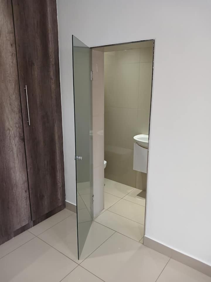 One Bedroom Apartment. Apartamento *