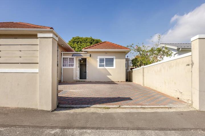 One Bedroom Apartment. Apartment Cape Town